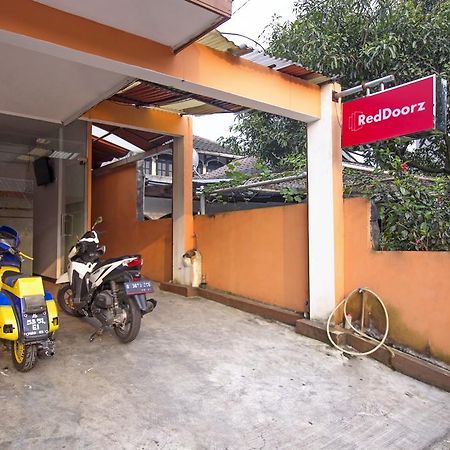 Reddoorz Syariah Near Btc Fashion Mall Bandung Esterno foto