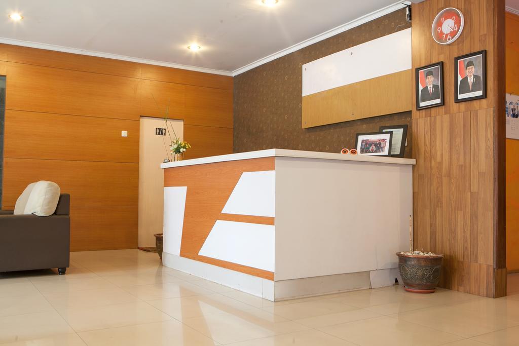 Hotel Reddoorz Syariah Near Btc Fashion Mall Bandung Esterno foto