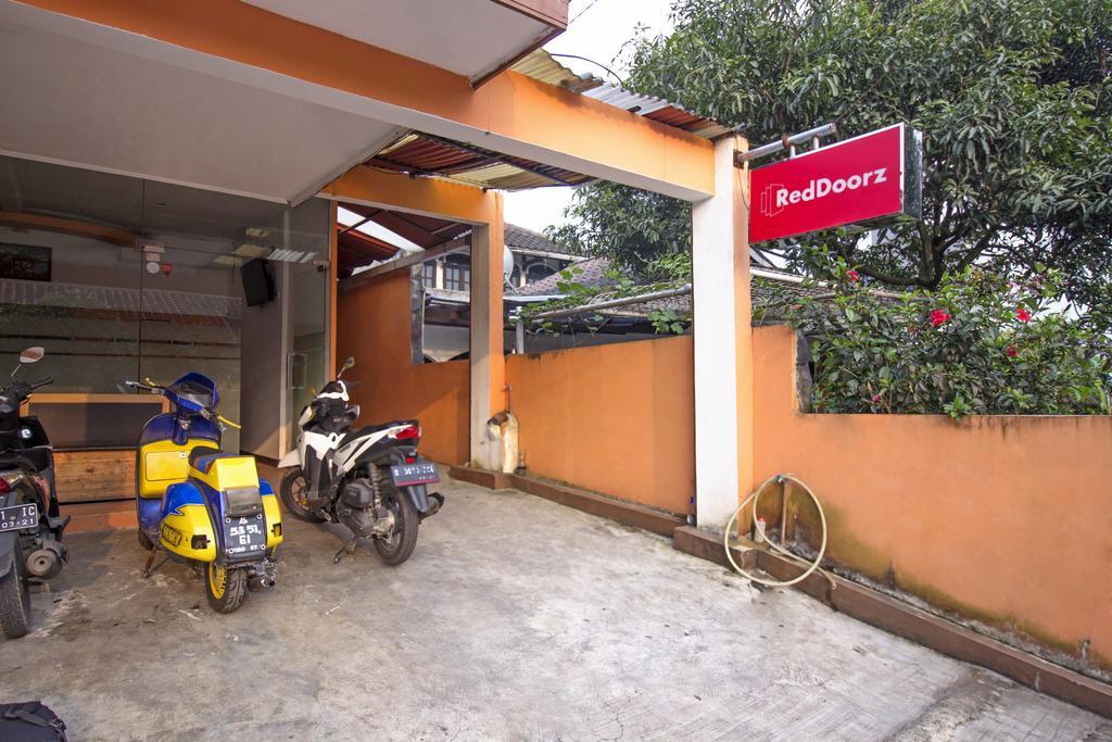 Reddoorz Syariah Near Btc Fashion Mall Bandung Esterno foto
