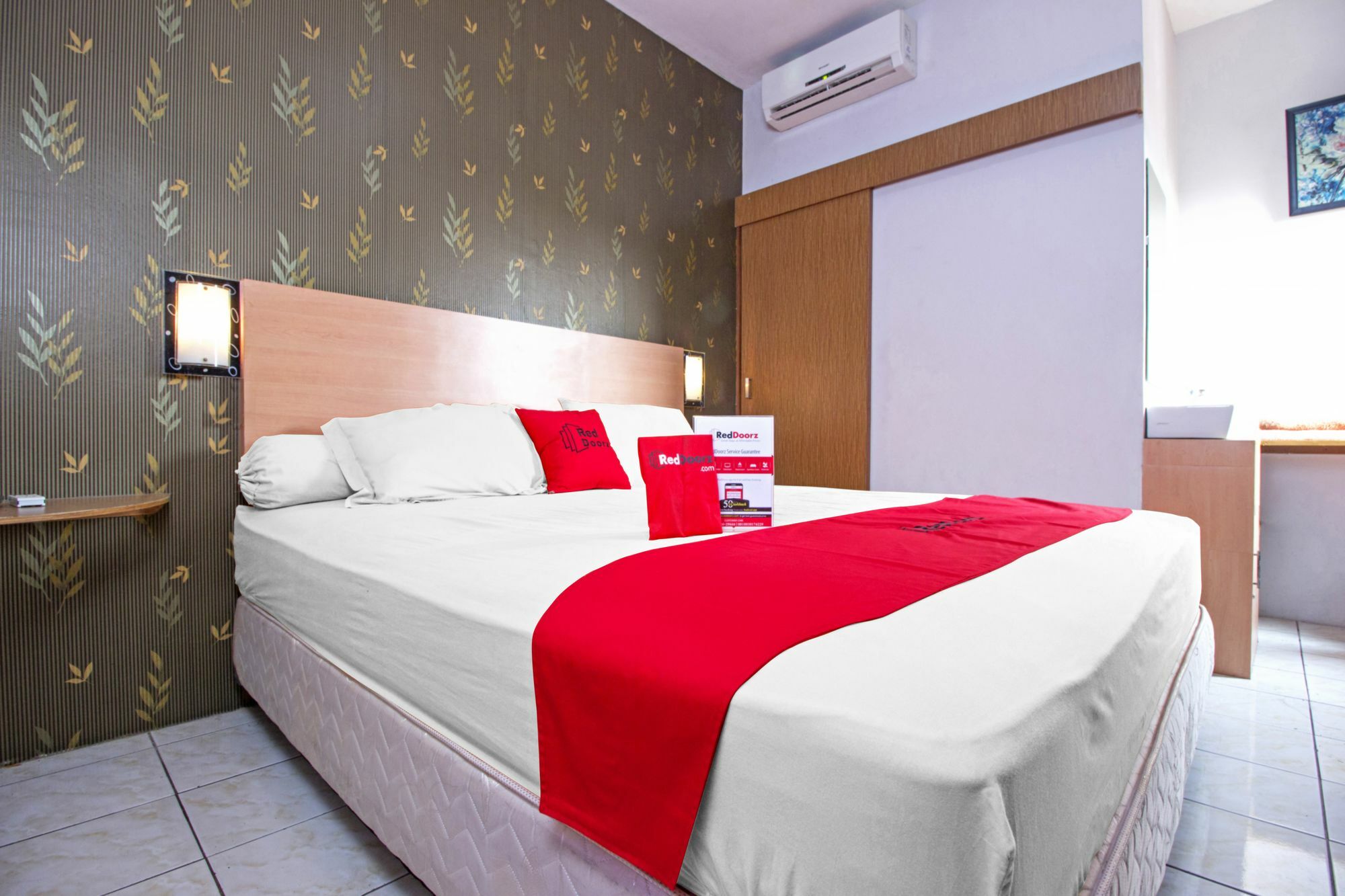 Hotel Reddoorz Syariah Near Btc Fashion Mall Bandung Esterno foto