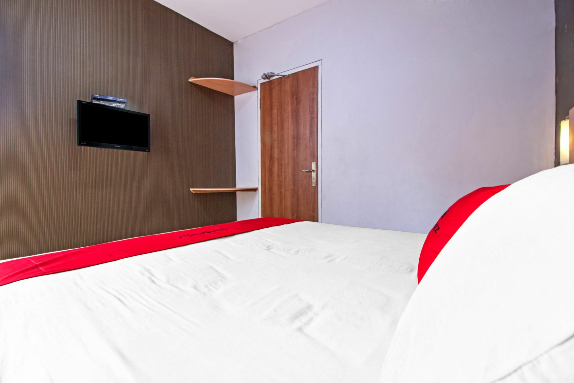 Hotel Reddoorz Syariah Near Btc Fashion Mall Bandung Esterno foto