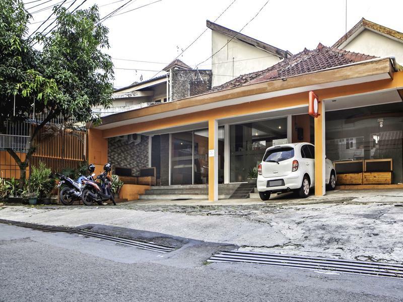 Reddoorz Syariah Near Btc Fashion Mall Bandung Esterno foto