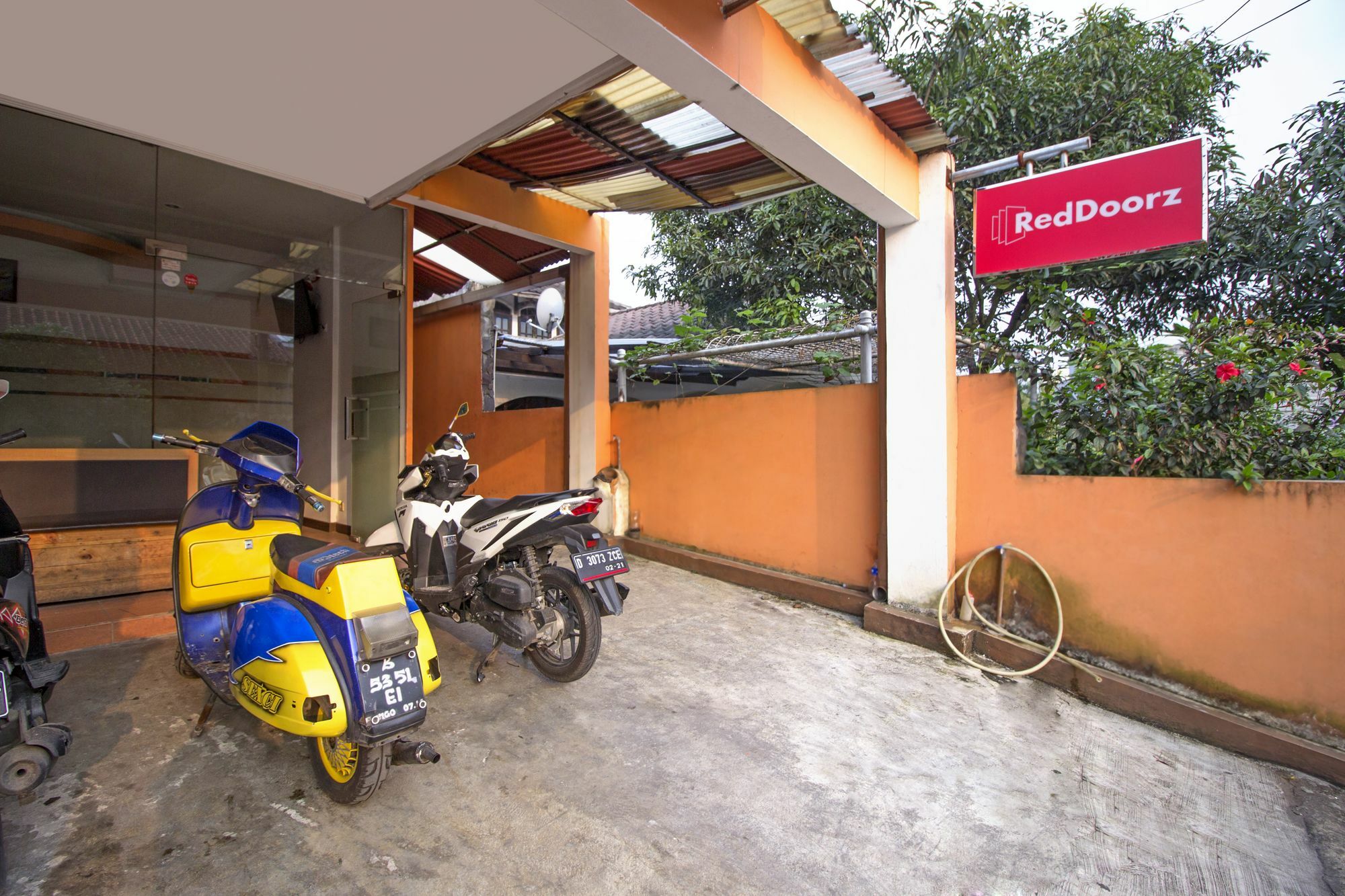 Reddoorz Syariah Near Btc Fashion Mall Bandung Esterno foto